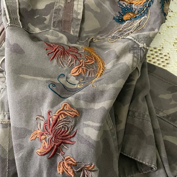 Medium size BD camouflage embroidered jacket - Picture 5 of 5